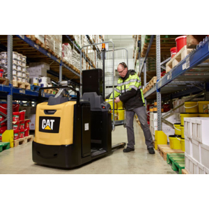 Cat® Lift Trucks, une nouvelle génération NO-N2 de préparateurs de commandes au sol 