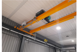 DOSSOT installe d’un pont roulant dans un espace restreint chez DRUMEL Industrie