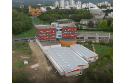 LEGOUPIL industrie conçoit et installe 1420m² de bâtiments métalliques et modulaires en 10 semaines pour l’université d’Evry en location