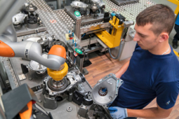 Pilz garantit les systèmes d’assistance robotisés du groupe BMW