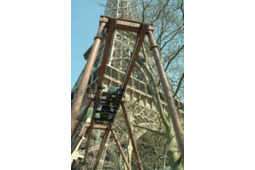 Des palans VERLINDE pour la manutention du système hydraulique des ascenseurs de la Tour Eiffel.