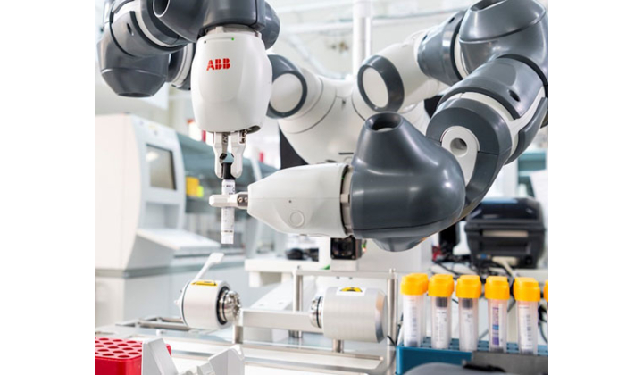 Le robot collaboratif d'ABB supprime les contraintes de l'échantillonnage dans le laboratoire de l’hôpital universitaire Karolinska