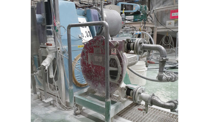 14 nouvelles pompes péristaltique Bredel au sein d' une usine de céramique piézoélectrique