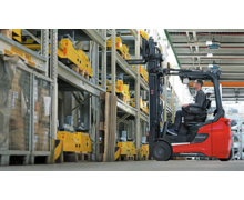 Fenwick-Linde lance une version Roadster à visibilité incomparable pour sa nouvelle série de chariots élévateurs frontaux électriques