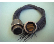 Connecteur miniature circulaire pour applications de radio logicielle 